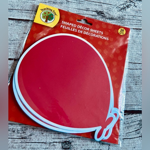 NWT. 🎈Pack of paper cutouts in shape of balloon. Pack of 36 red balloon cards. - Picture 5 of 6
